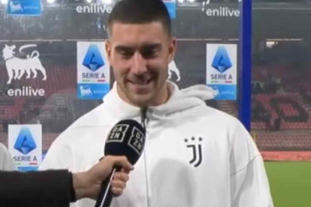 Vlahovic firma Spalletti Dusan Vlahovic