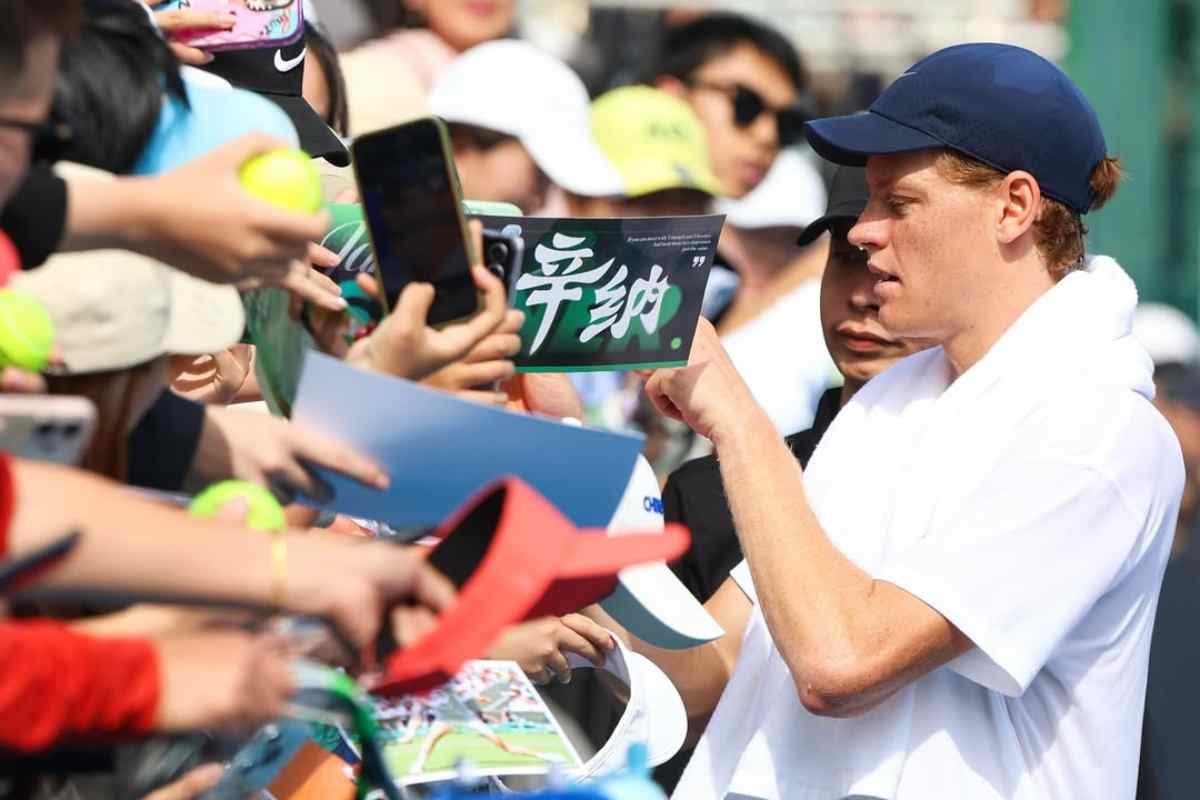 Sinner Sinner scavalca Alcaraz